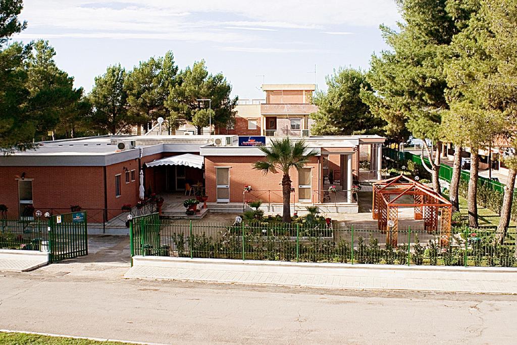 Albergo L'Approdo Lesina Exterior foto